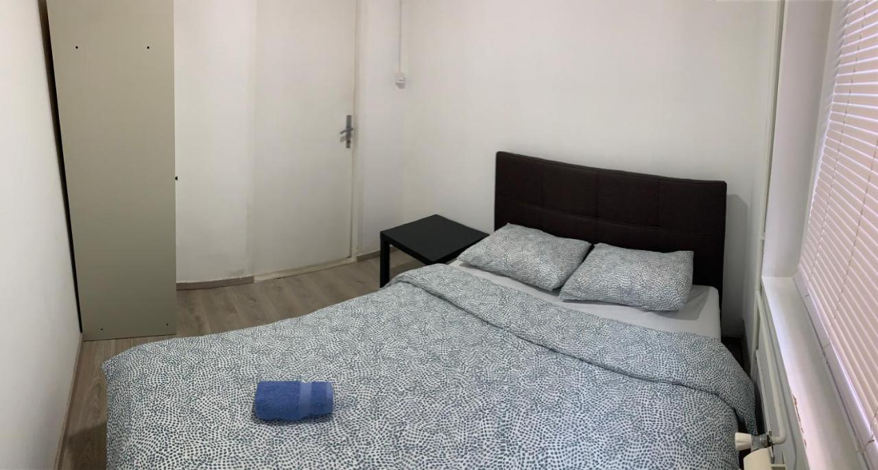 Private Rooms Belgrade Hostel Buitenkant foto