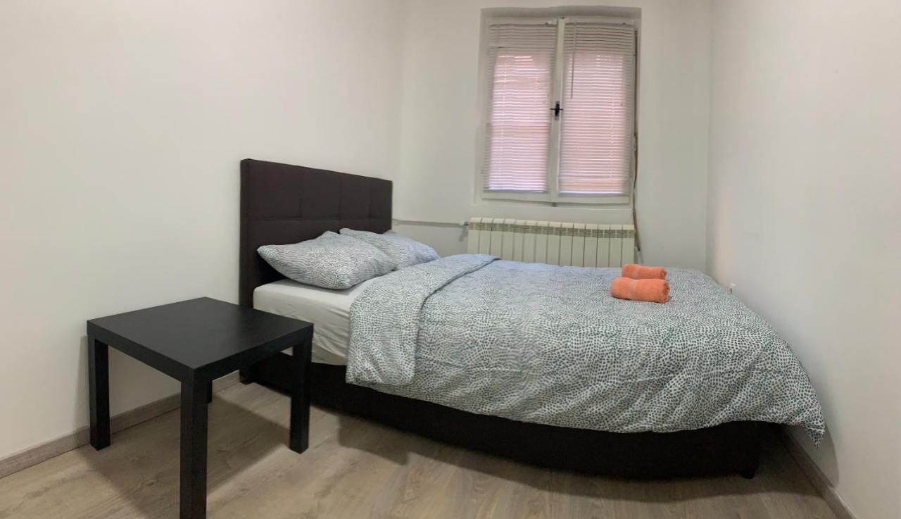 Private Rooms Belgrade Hostel Buitenkant foto